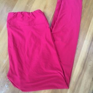 Fuchsia Lularoe leggings TALL AND CURVY